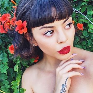 Meet your Posher, Celen